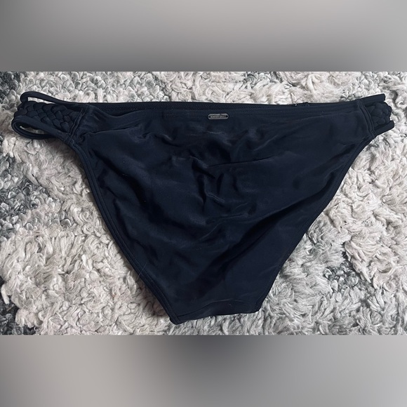 Hollister braided bikini bottom - Picture 2 of 3